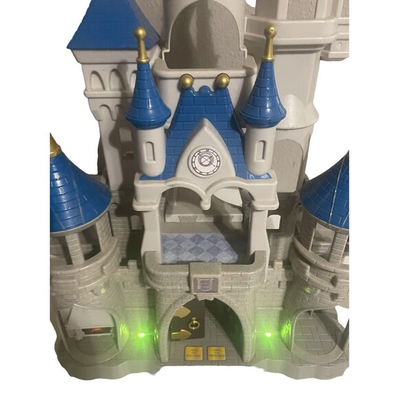 Disney World Cinderella Castle Playset Fireworks Sounds Parks FREE SHIPPING - Picture 16 of 16